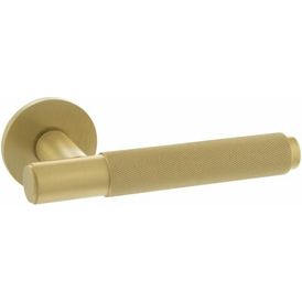 Millhouse Brass Crompton Door Handle on Round Rose (Pair)