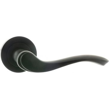 Old English Warwick Door Handle on Round Rose (Pair)