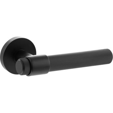 Senza Pari Fasana Linear Knurled Lever Door Handle on Minimal Round Rose