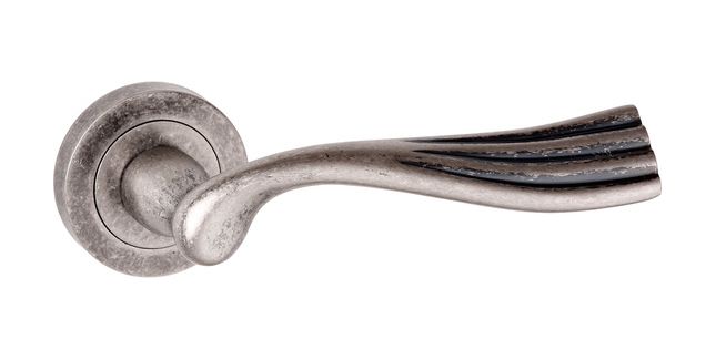 Old English Richmond Lever Door Handle (Pair)