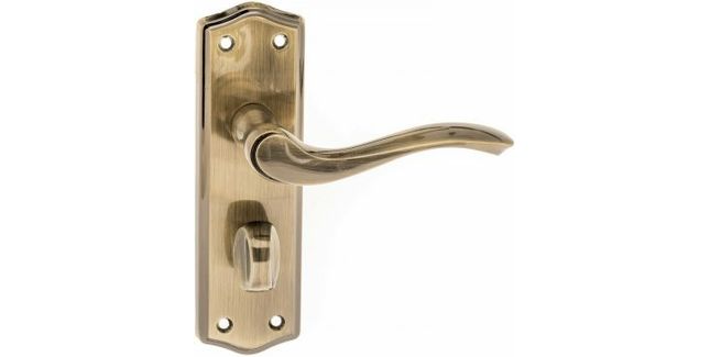 Old English Warwick WC Lever Door Handle on Backplate (Pair)