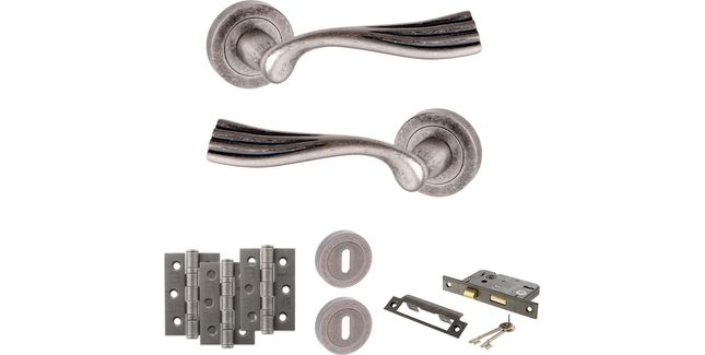 Old English Richmond Door Handle Pack - 3 Lever Lock Set